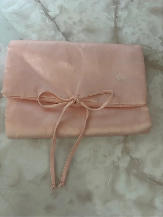 Dior pink silk jewelry bag with a beautiful pattern of 🍁 and flowers - Picture 5 of 8